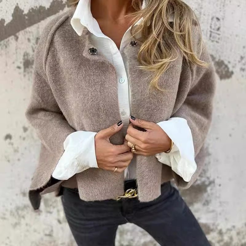 NAOMI | Abrigo con elegantes mangas acampanadas