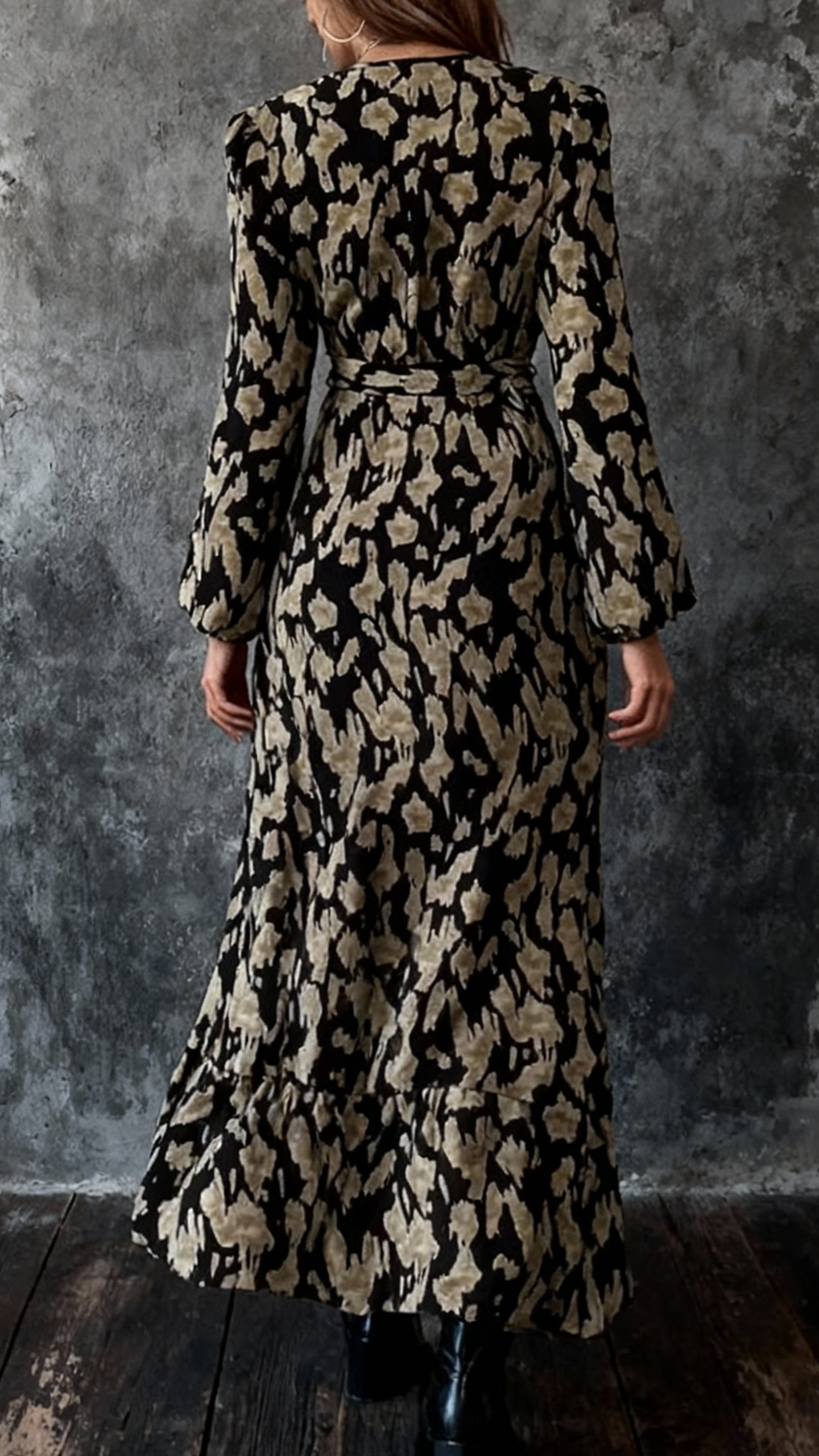 FLORA | Vestido largo estampado con mangas de farol, bajo con volantes y cinturón